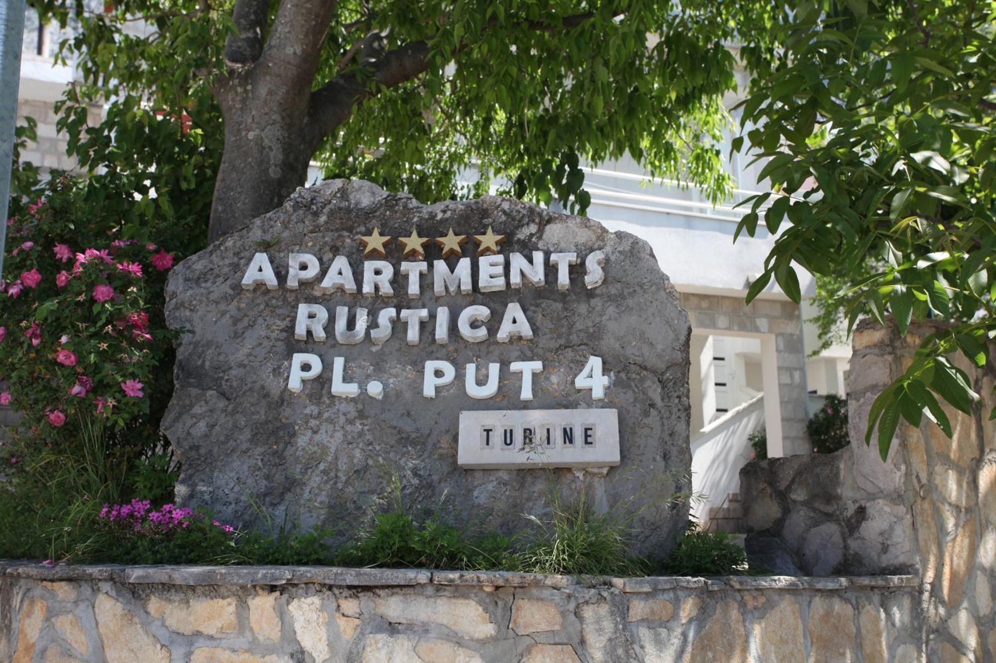 Rustica Apartment